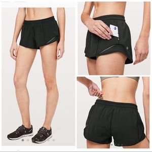 Lululemon Hotty Hot Short II 2.5”